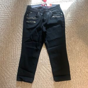 Jennifer Lopez capris mid rise slim through the hips and thighs, Metcalf size 14